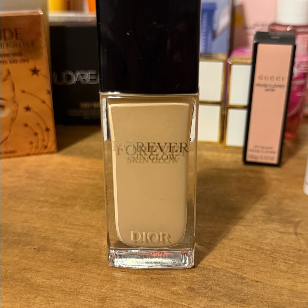 Dior Forever Skin Glow Foundation